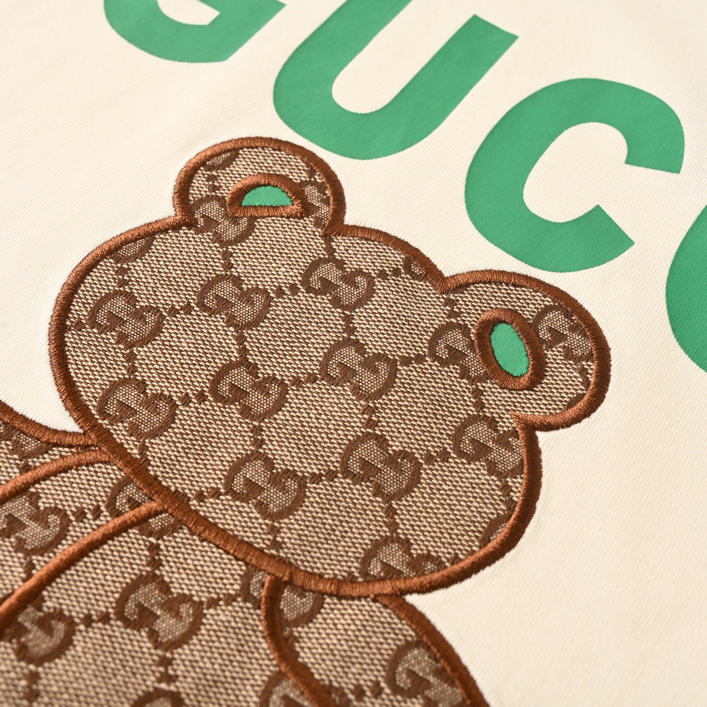 New brand new Gucci T-shirt